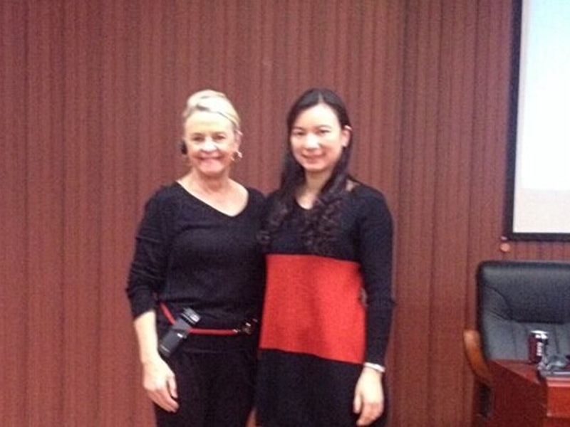 沙盘芭芭拉老师